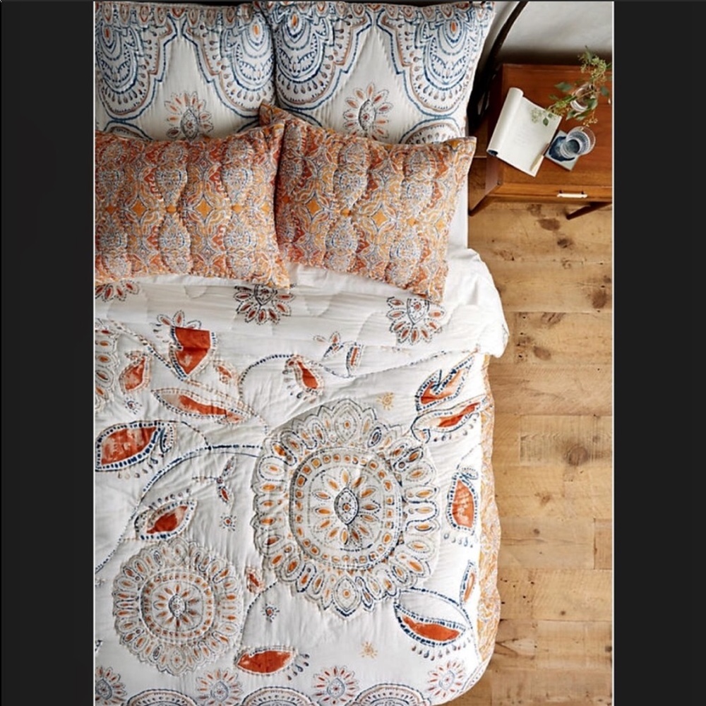 Anthropologie Bedding | Full | hardly used